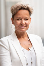 Das ist ein Portrait von Bettina Stoff